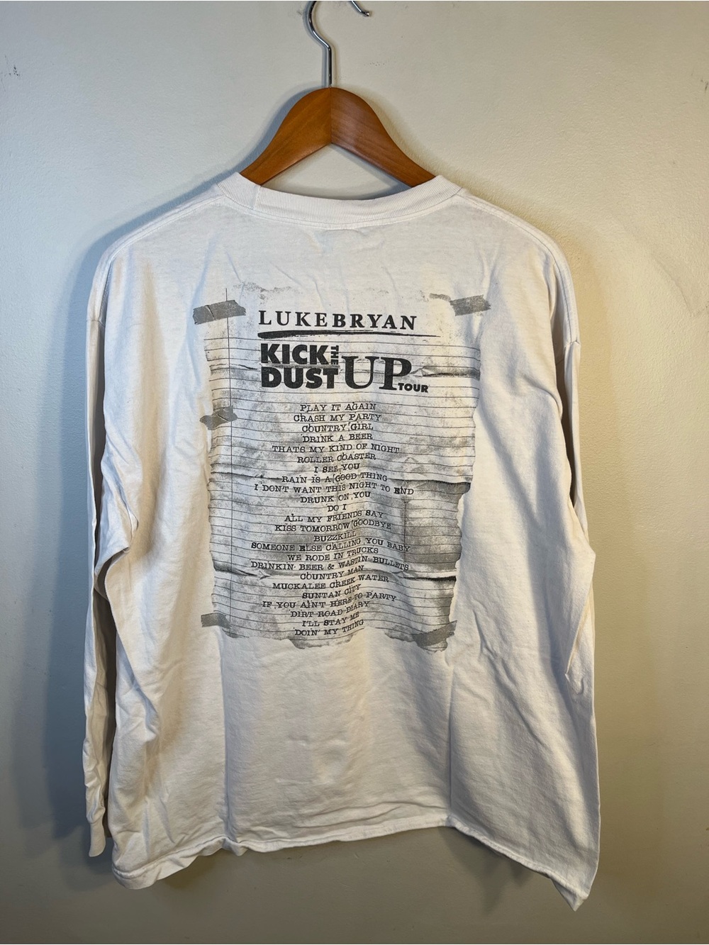 White Long-Sleeve Graphic Shirt - Kick the Dust Up Tour Luke Bryan XL